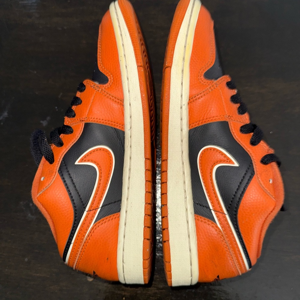 Nike Men's Vibrant Orange and Black Sneakers